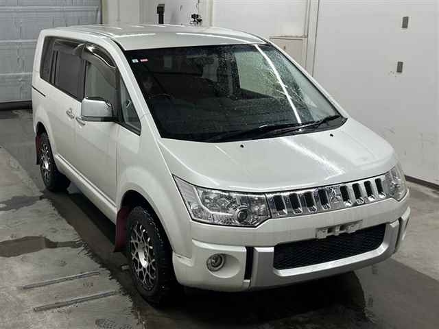 MITSUBISHI DELICA D5