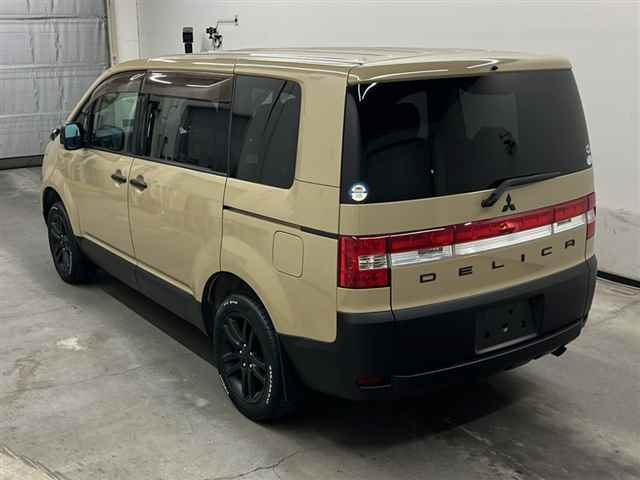 MITSUBISHI DELICA D5