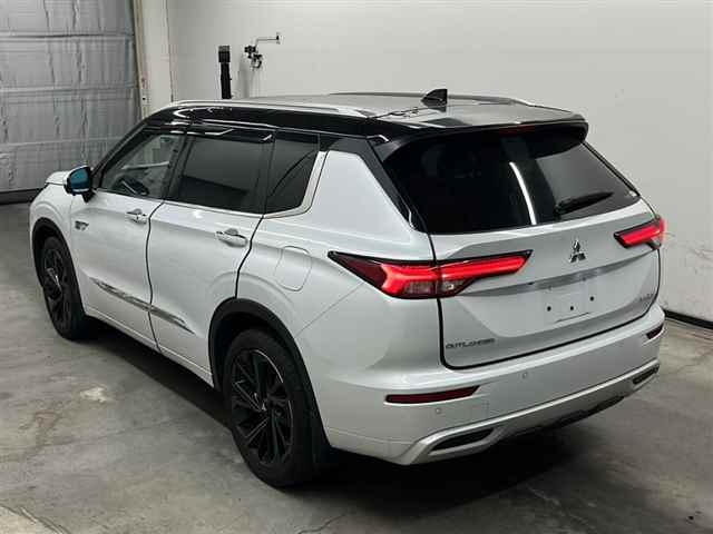 MITSUBISHI OUTLANDER PHEV