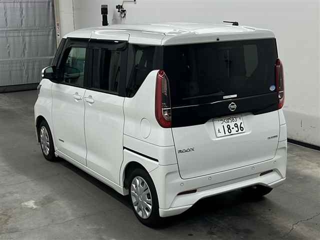 NISSAN ROOX