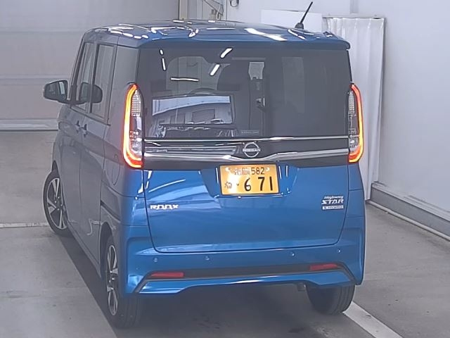 NISSAN ROOX