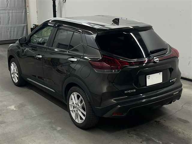NISSAN KIX