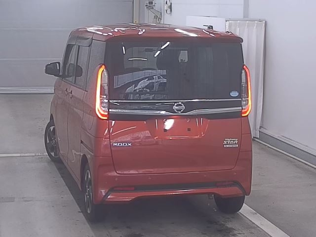 NISSAN ROOX