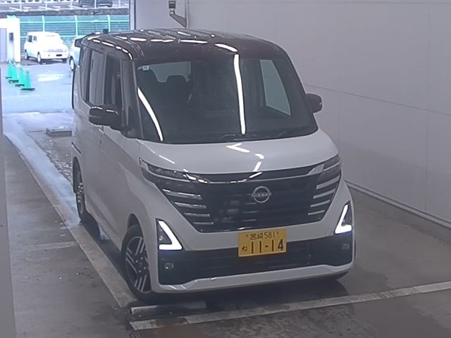 NISSAN ROOX