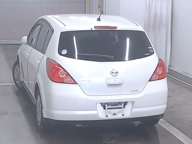 NISSAN TIIDA
