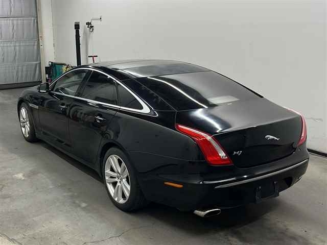 JAGUAR XJ SERIES