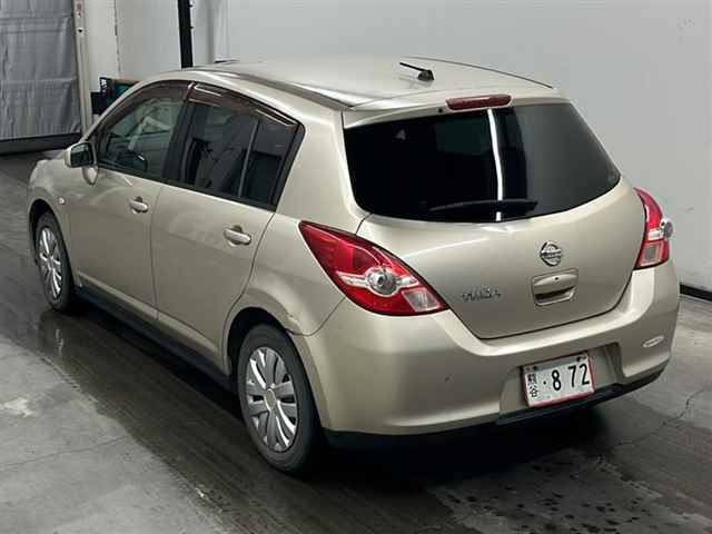 NISSAN TIIDA