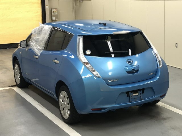 NISSAN LEAF