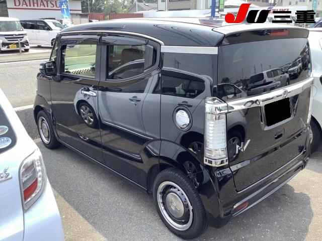 HONDA N BOX SLASH