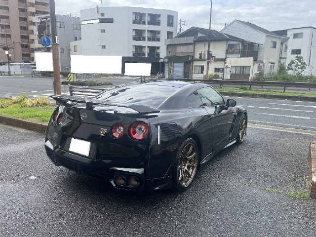 NISSAN GT-R