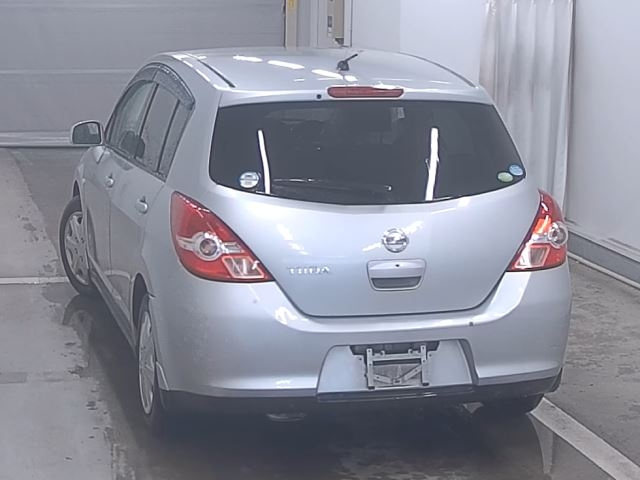 NISSAN TIIDA