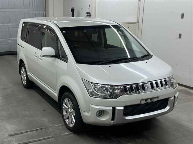 MITSUBISHI DELICA D5