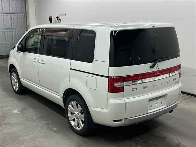 MITSUBISHI DELICA D5