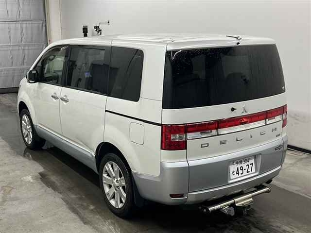 MITSUBISHI DELICA D5