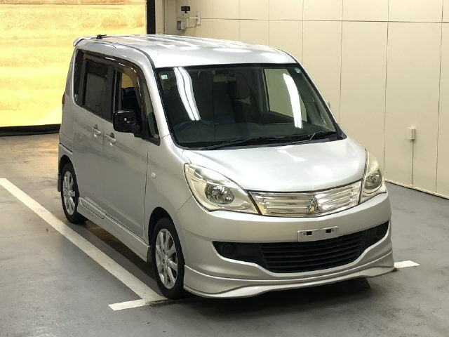 MITSUBISHI DELICA D2