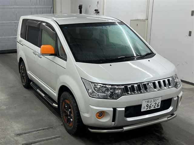 MITSUBISHI DELICA D5