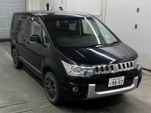 MITSUBISHI DELICA D5