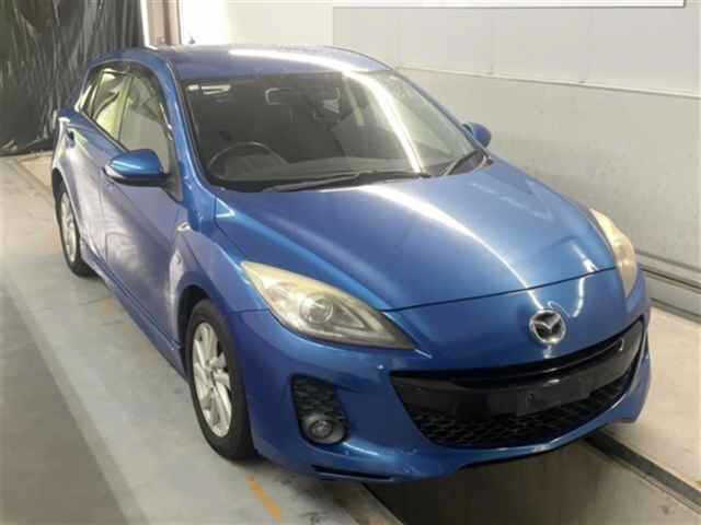 MAZDA AXELA