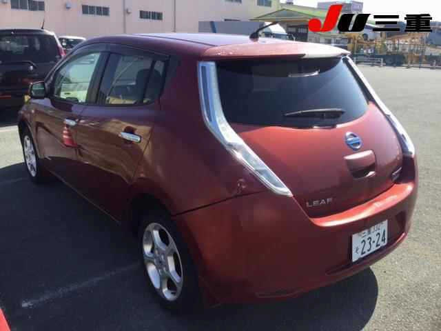 NISSAN LEAF
