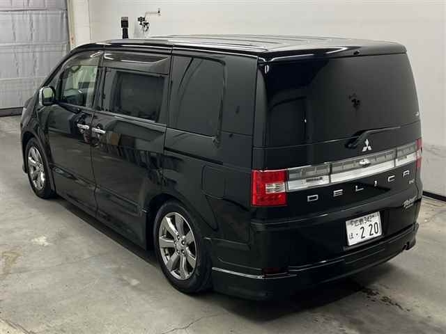 MITSUBISHI DELICA D5