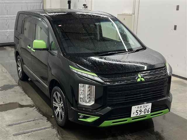 MITSUBISHI DELICA D5