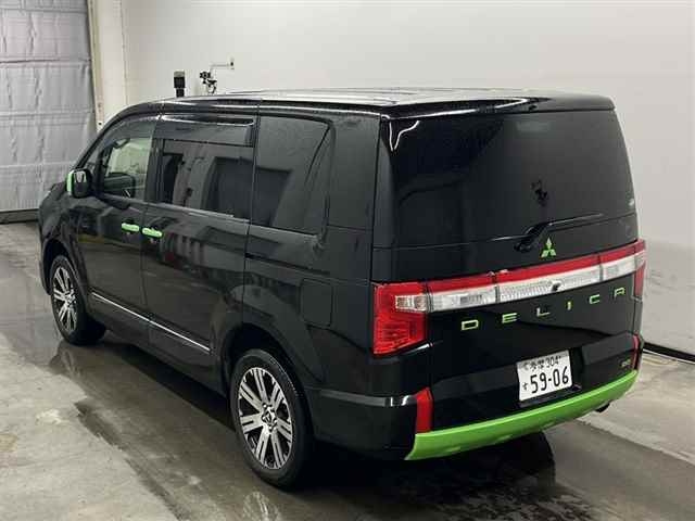 MITSUBISHI DELICA D5