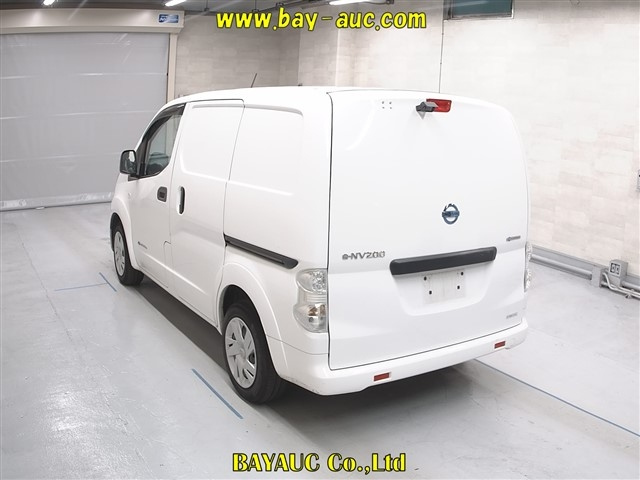NISSAN NV200