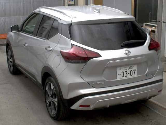 NISSAN KIX