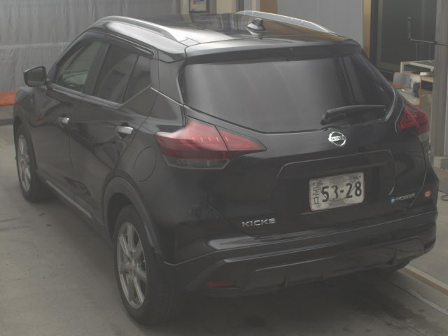 NISSAN KIX