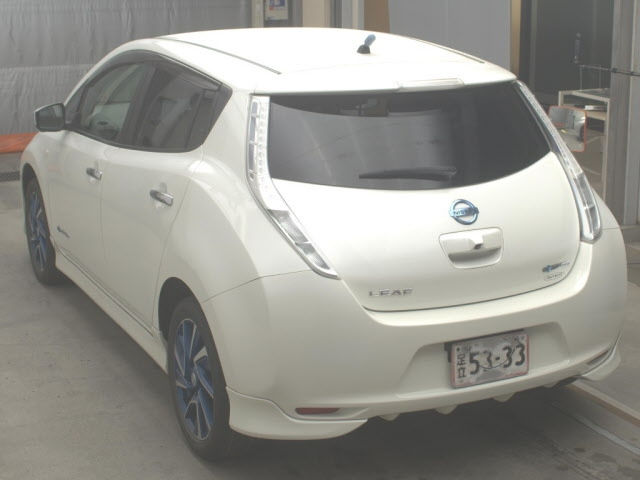 NISSAN LEAF
