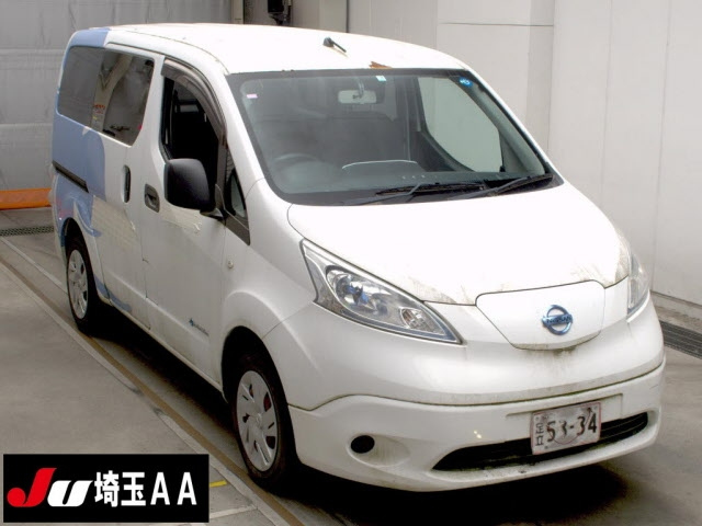NISSAN NV200