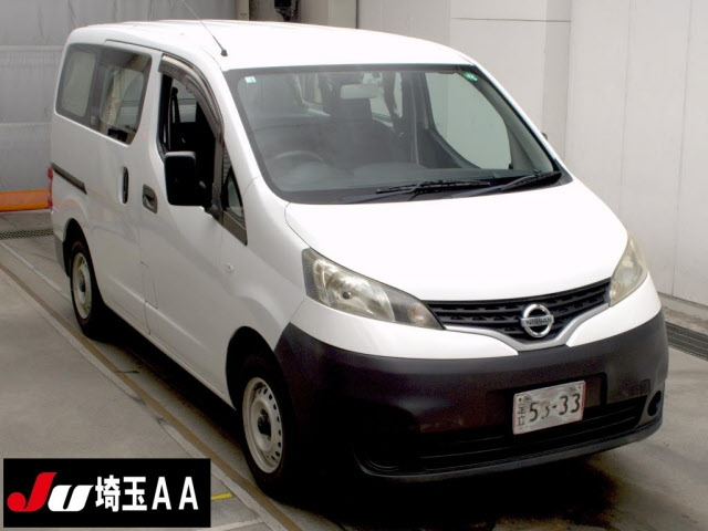 NISSAN NV200