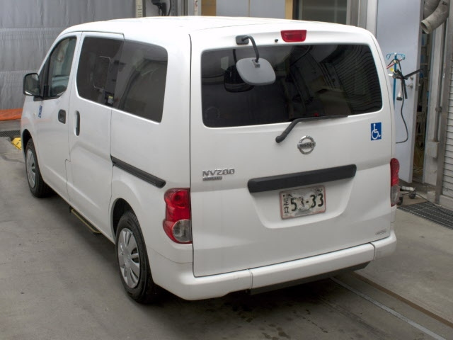 NISSAN NV200