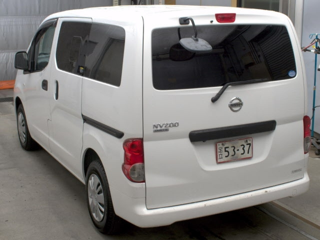 NISSAN NV200