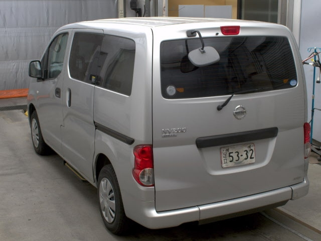 NISSAN NV200