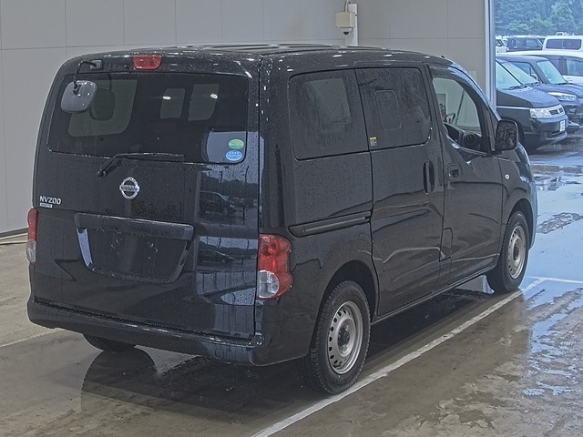 NISSAN NV200
