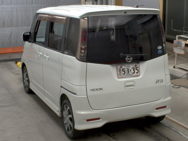 NISSAN ROOX