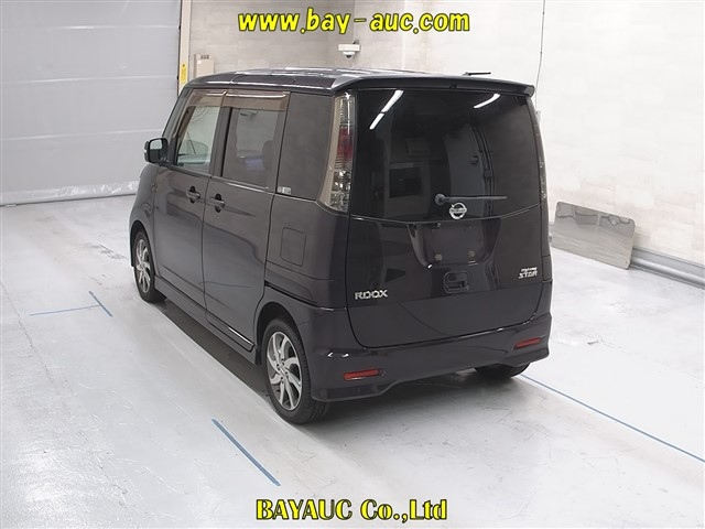 NISSAN ROOX