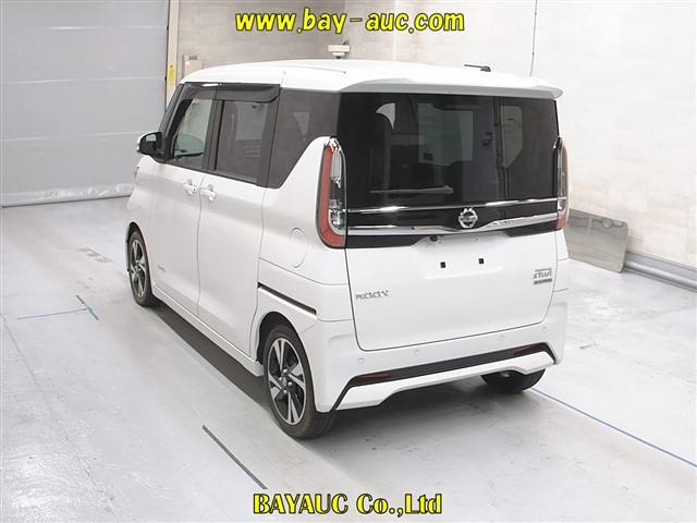 NISSAN ROOX