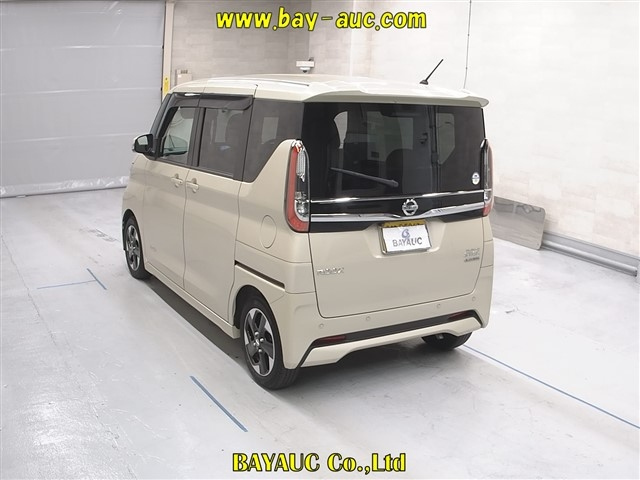NISSAN ROOX