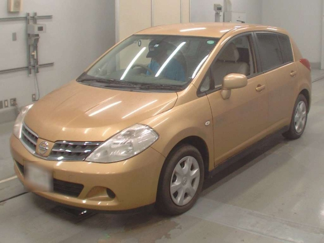 NISSAN TIIDA