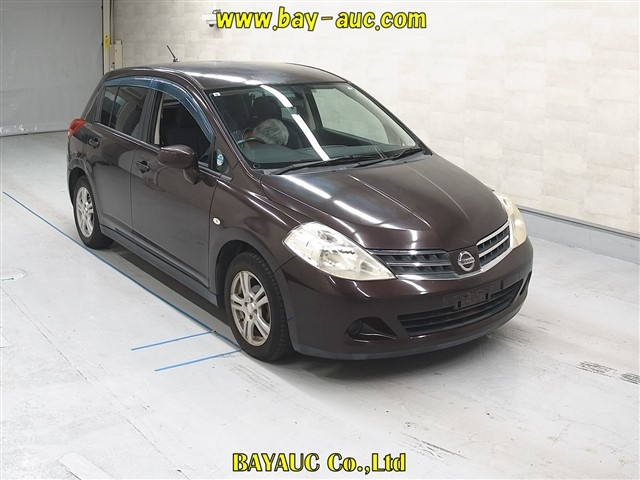 NISSAN TIIDA