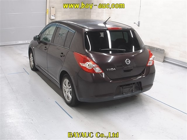NISSAN TIIDA
