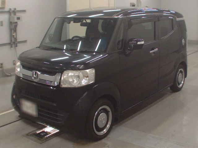HONDA N BOX SLASH