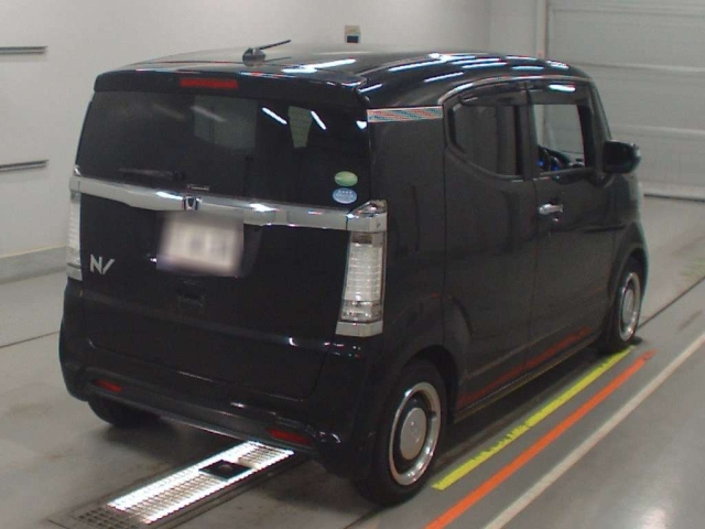 HONDA N BOX SLASH
