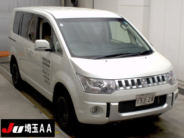MITSUBISHI DELICA D5