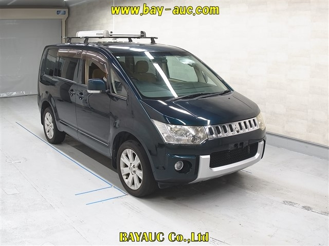 MITSUBISHI DELICA D5