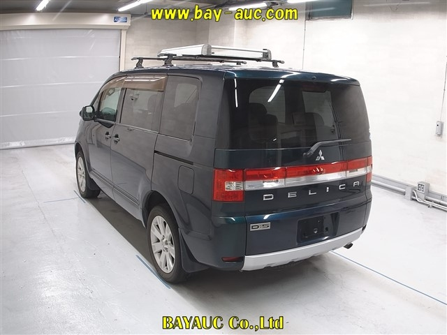 MITSUBISHI DELICA D5