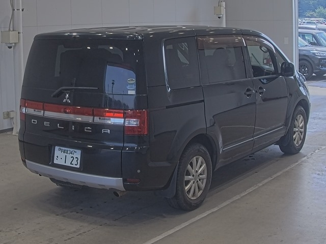 MITSUBISHI DELICA D5