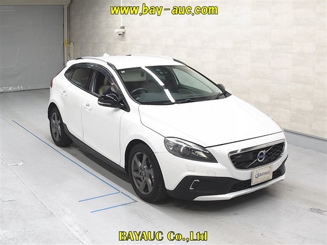 VOLVO V40